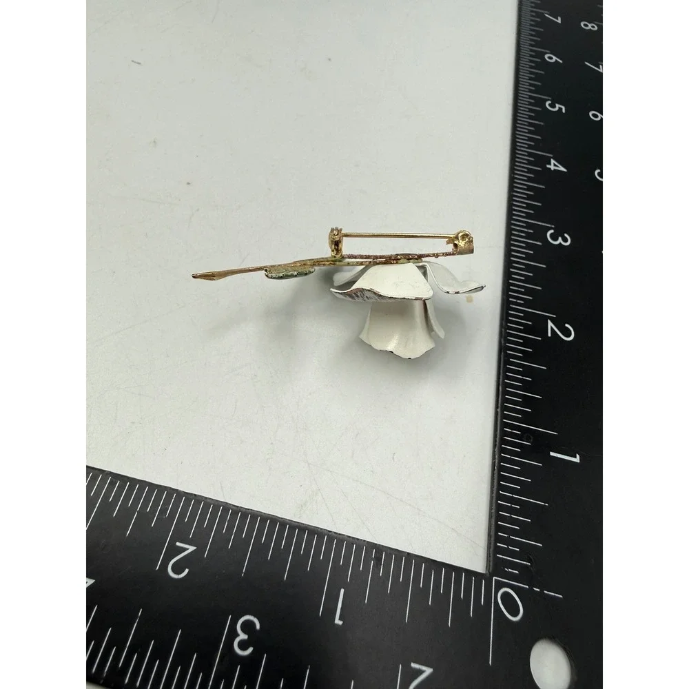 Vintage White Enamel Rose Brooch Gold Tone Flower Pin Green Leaves Faux Pearl
